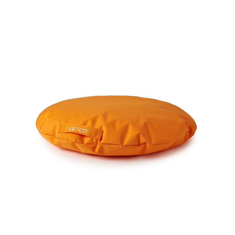 Chargez l&#39;image dans la visionneuse de la galerie, Coussin pour chien rond format standard de ARICO. Couleur clementine.
