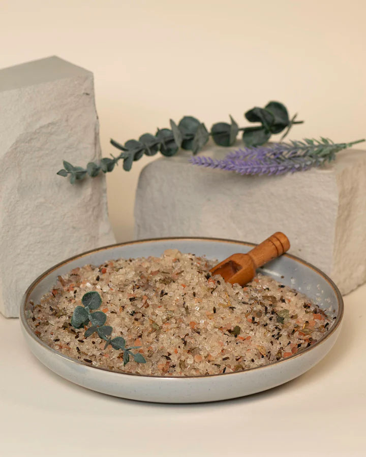 Load image into Gallery viewer, Bath salt - Eucalyptus and lavender (450g)
